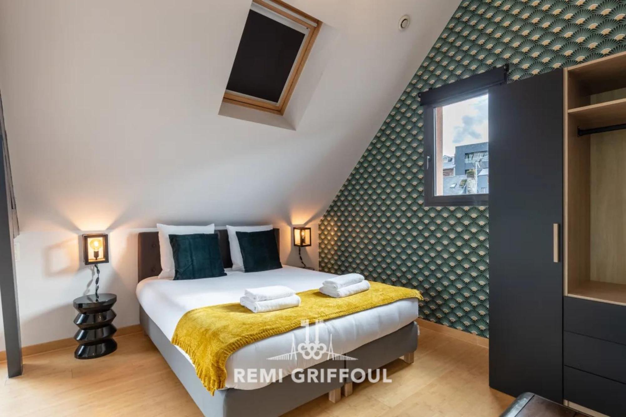 The Cosmopolitan Architect Design Home With Rooftop Jacuzzi 8 Guests Honfleur Bagian luar foto