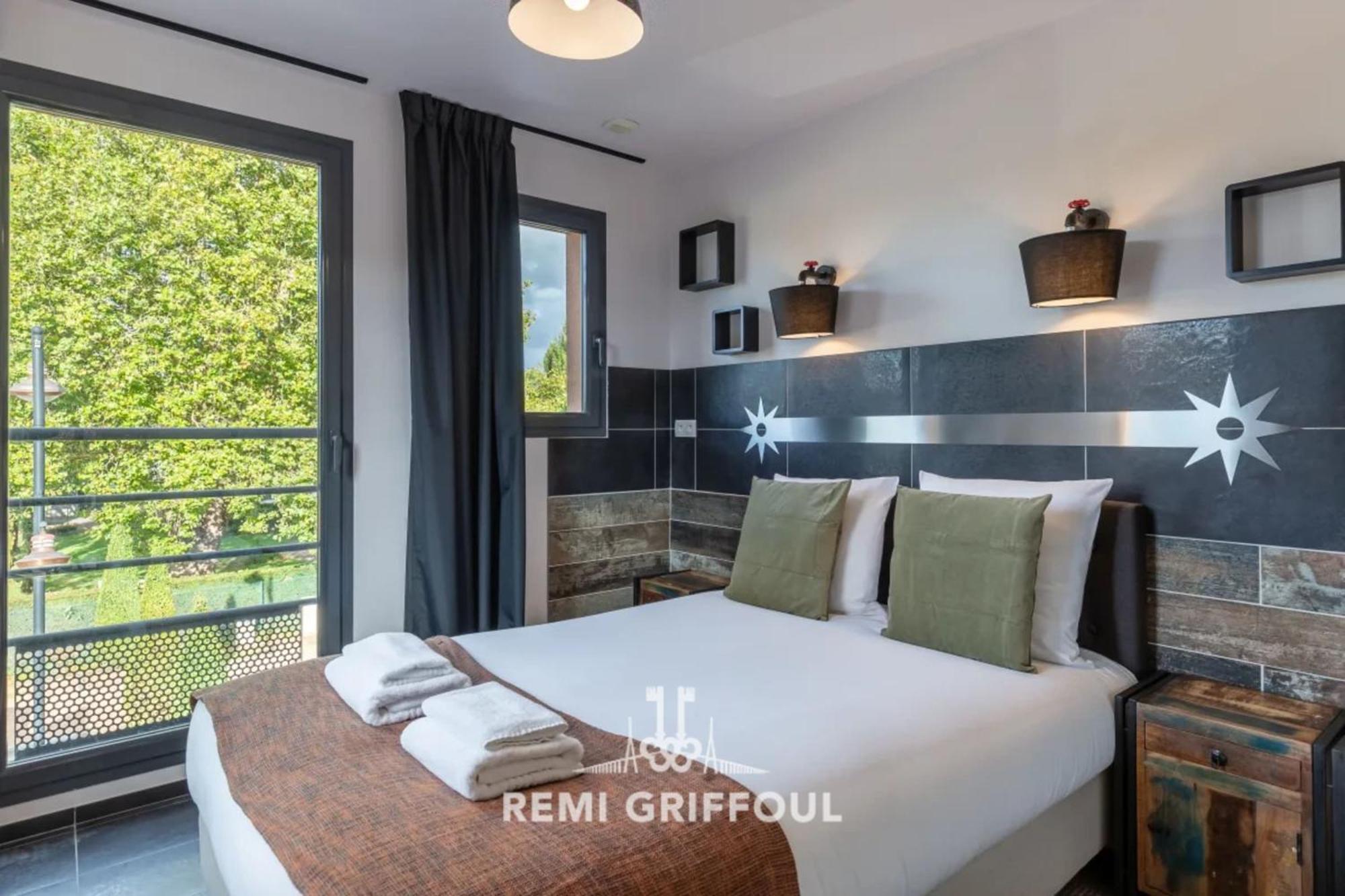 The Cosmopolitan Architect Design Home With Rooftop Jacuzzi 8 Guests Honfleur Bagian luar foto